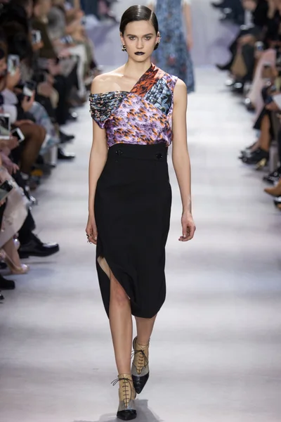 Look 45